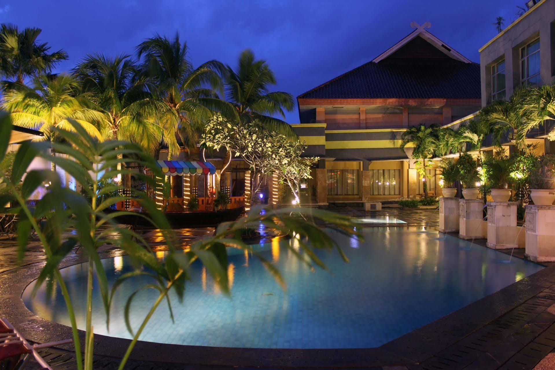 Grand Suka Hotel Pekanbaru Exteriér fotografie